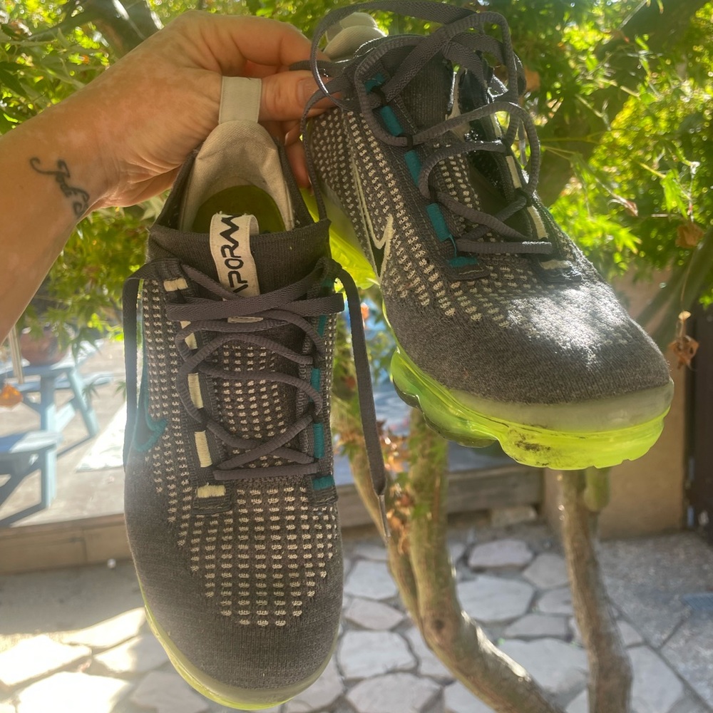 NIKE VAPORMAX 21